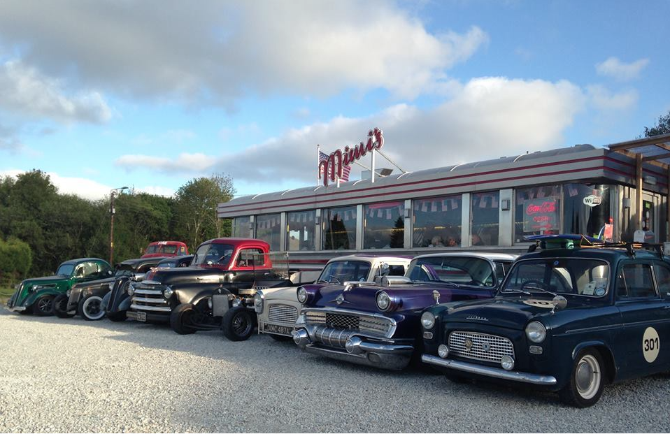 http://www.ebay.co.uk/itm/1949-Genuine-American-Diner-Restaurant-/301868291968?hash=item4648c09780:g:duYAAOSwWTRWuO8V