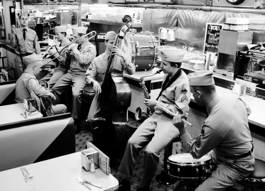 http://www.ebay.co.uk/itm/1949-Genuine-American-Diner-Restaurant-/301868291968?hash=item4648c09780:g:duYAAOSwWTRWuO8V